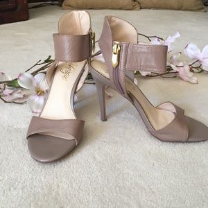 Fergie Raleigh High Heel Sandal, Taupe, 6.5M